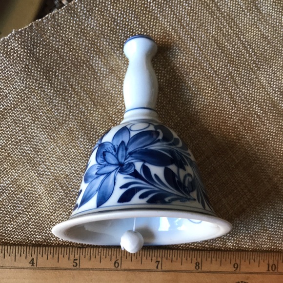 Blue Onion Dinner Bell by Mann, Seymour - Picture 8 of 8